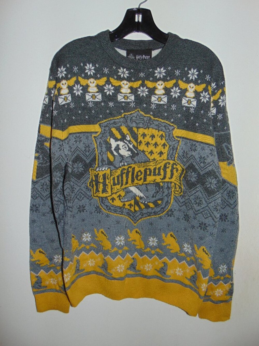 Authentic Harry Potter Sweater Hufflepuff Yellow Gray Knit Winter Men's Medium M